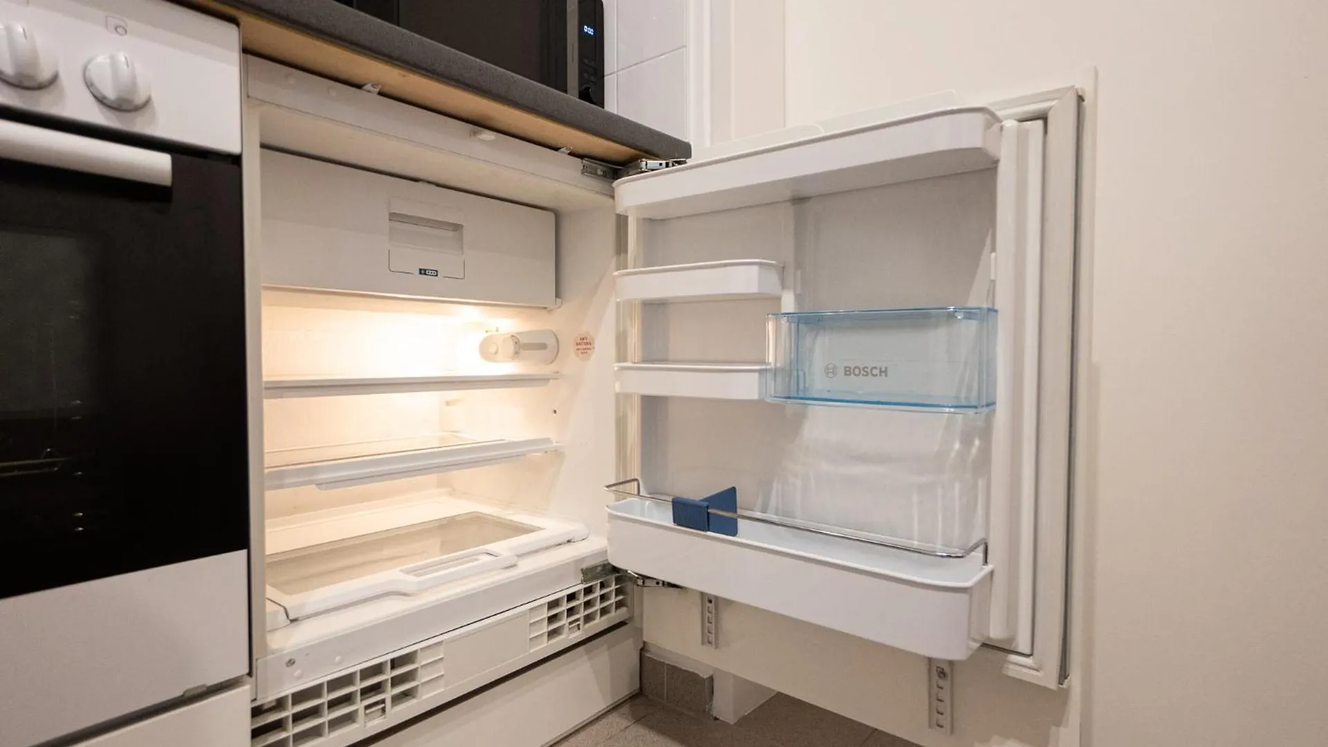 Spacious Studio In Prime Location With Queen Bed Vienna Apartment