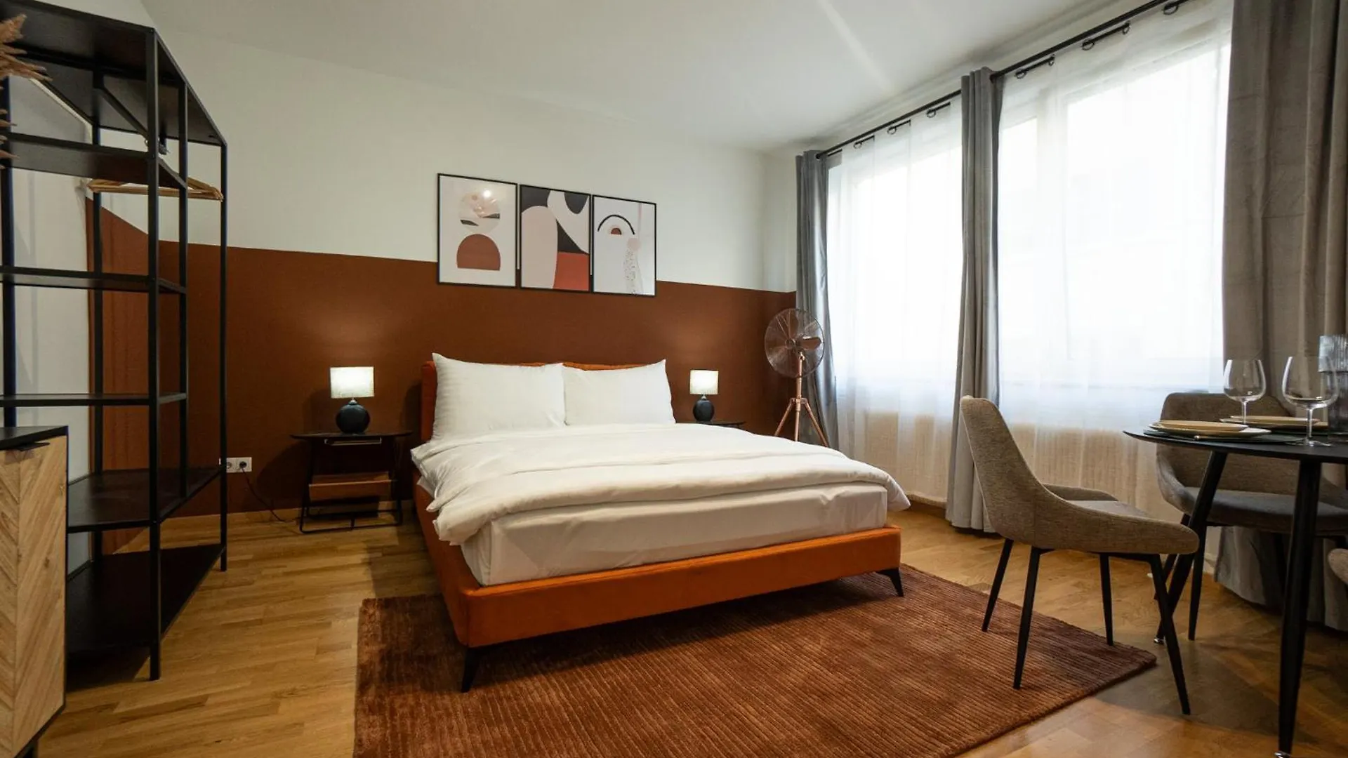 Spacious Studio In Prime Location With Queen Bed Vienna 0*,  Austria