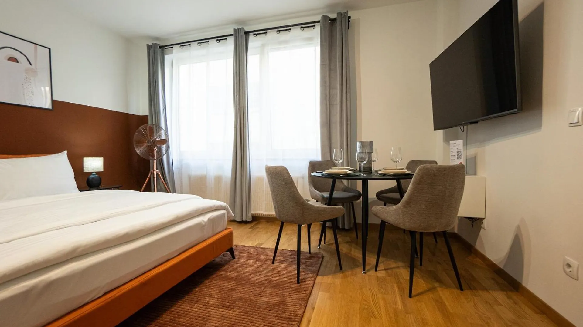 Spacious Studio In Prime Location With Queen Bed Vienna 0*,  Austria