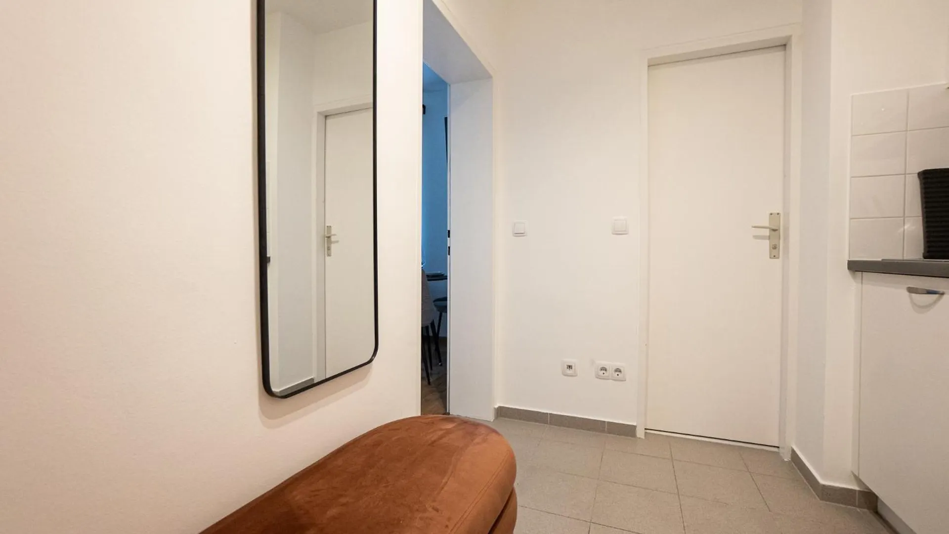 Spacious Studio In Prime Location With Queen Bed Vienna