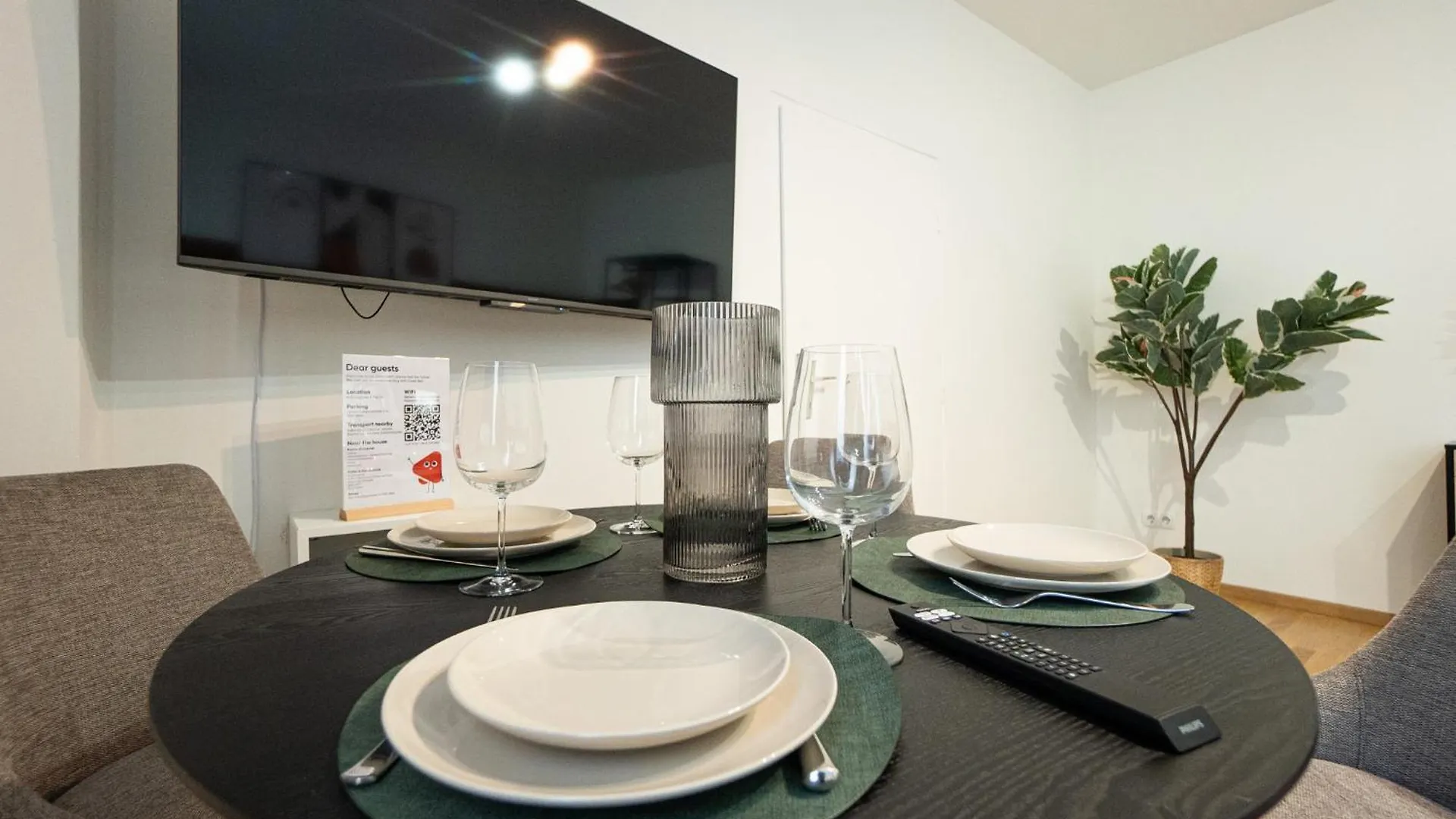 Apartament Spacious Studio In Prime Location With Queen Bed Wiedeń